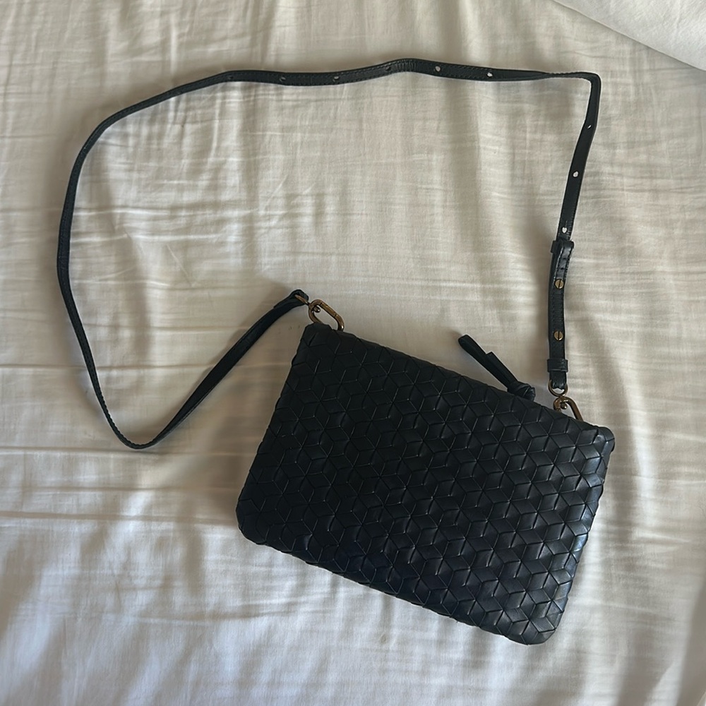 Madewell women’s puff woven leather crossbody